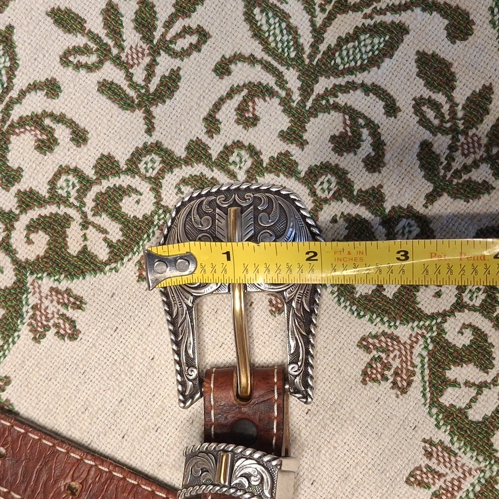 Elegant Brown Leather Belt with Silver Buckle - Picture 15 of 16